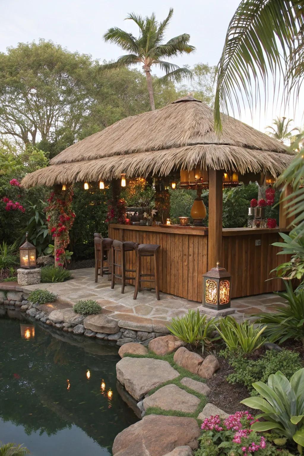 A traditional thatched roof offers your tiki bar a truly authentic tropical sensation.