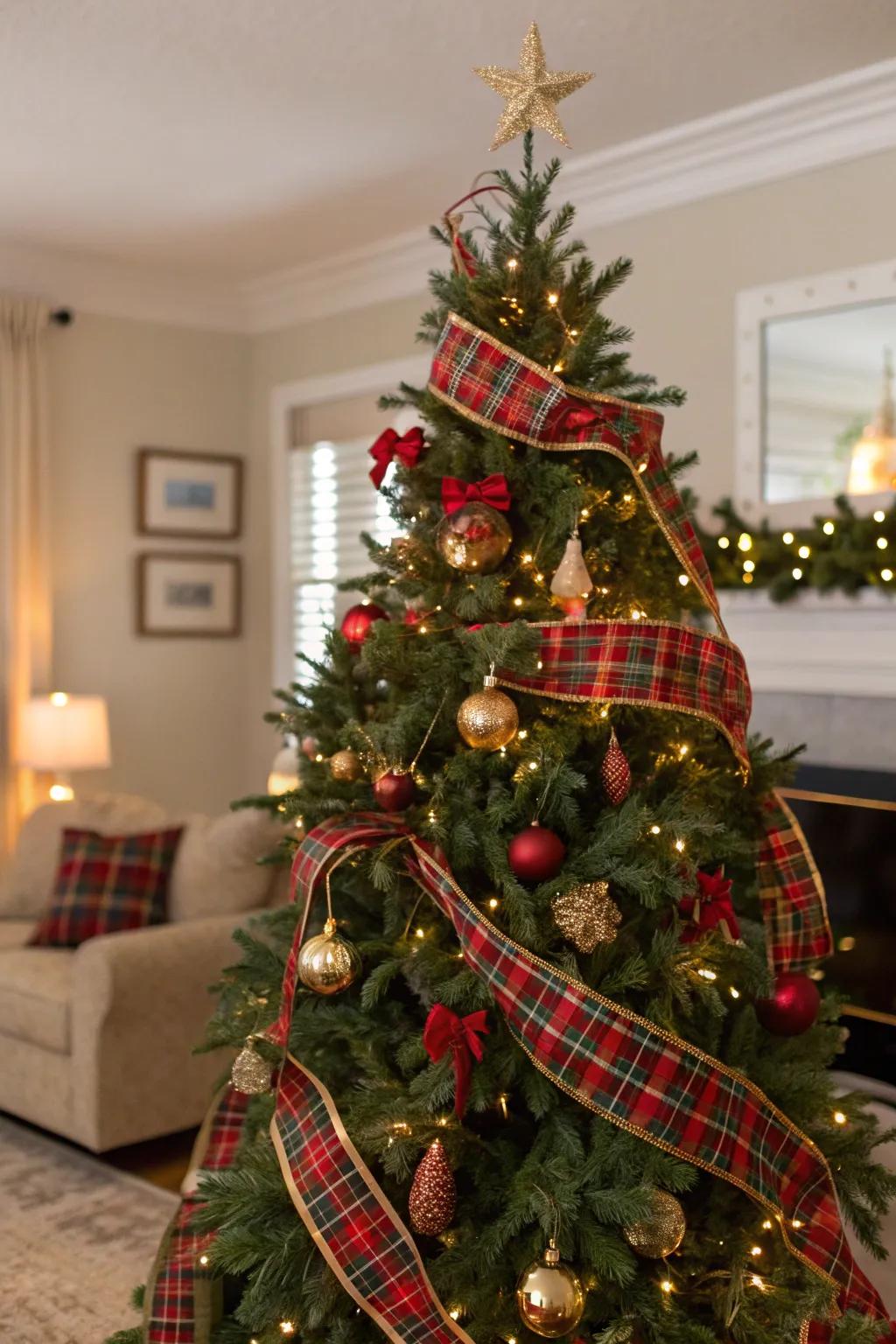 A quintessential checkered Christmas tree emitting classic charm.