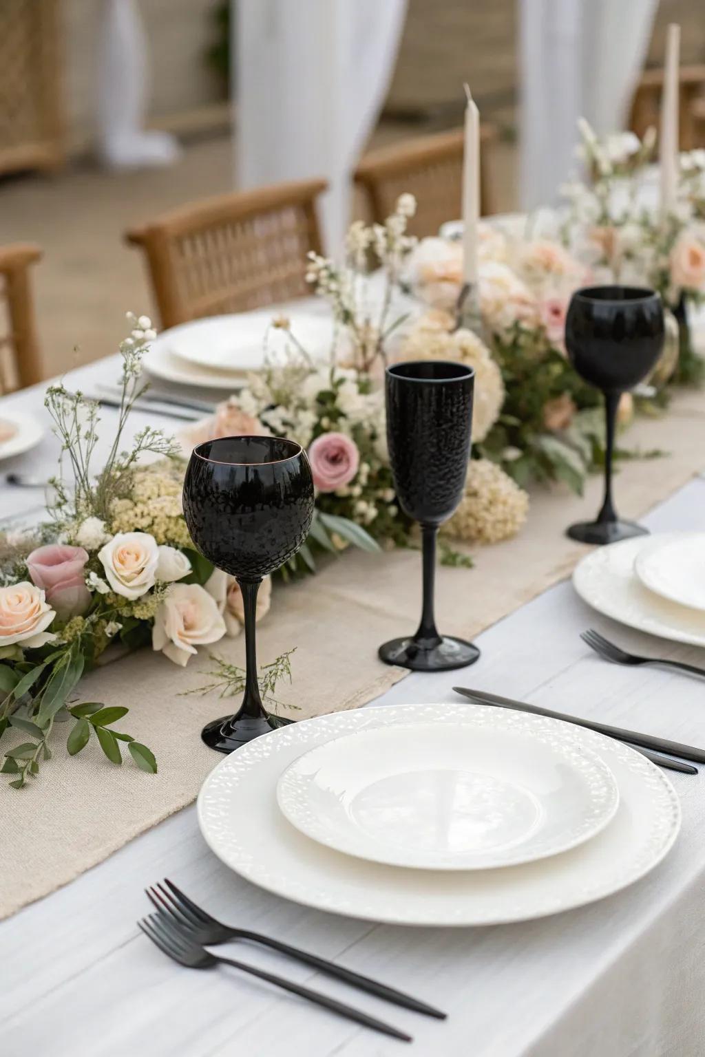 Ebony drinkware adds a sophisticated touch to the wedding tablescape.