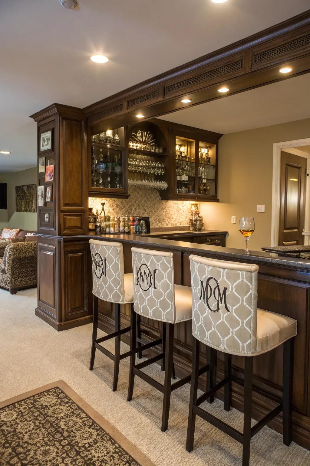Individual accents like custom barstools render this bar uniquely inviting.