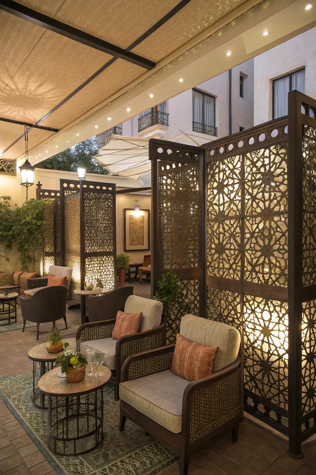 Privacy screens inject intimacy and panache into your enclosed patio.