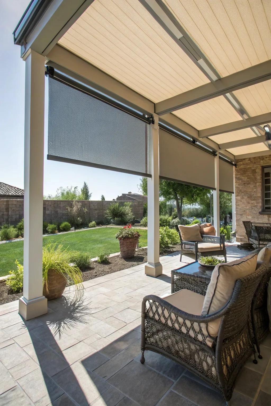 Retractable blinds furnish adaptable sun defense on the lanai.