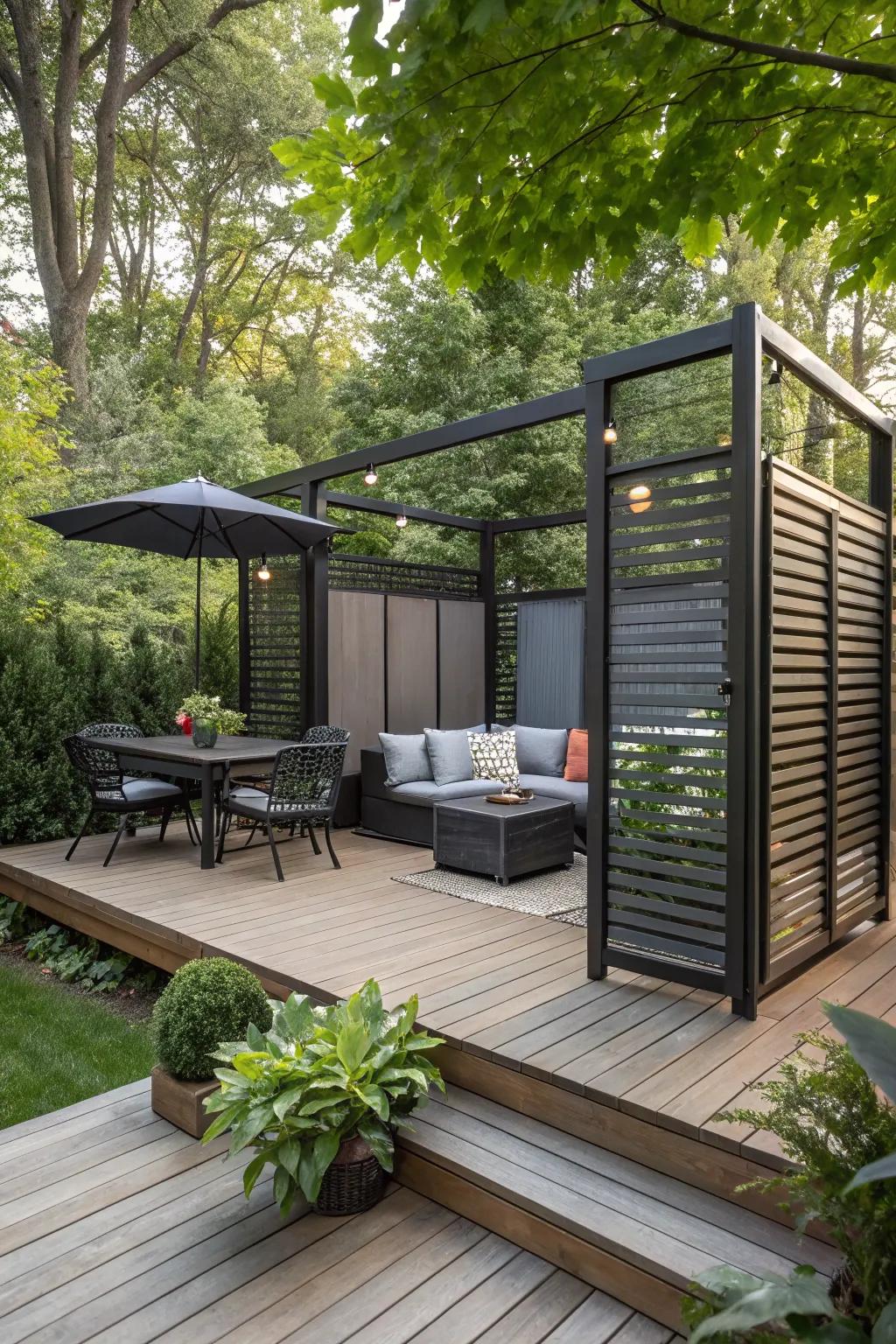 A deck featuring a seclusion screen for a private and snug getaway.