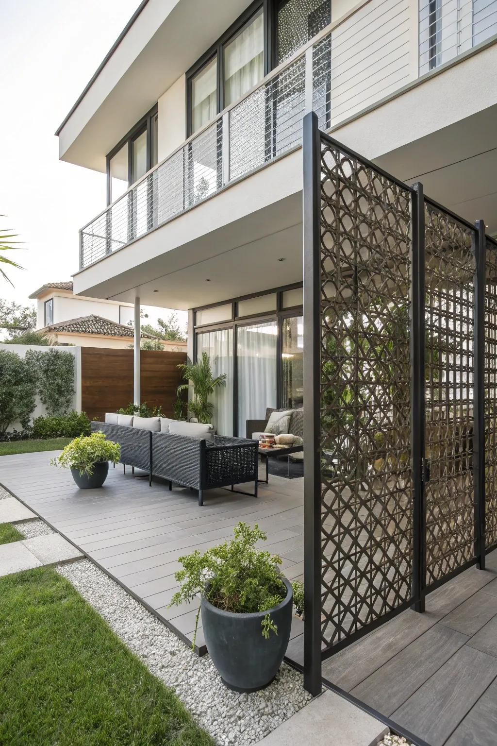 Sparse openwork boards present polished space division on your patio.