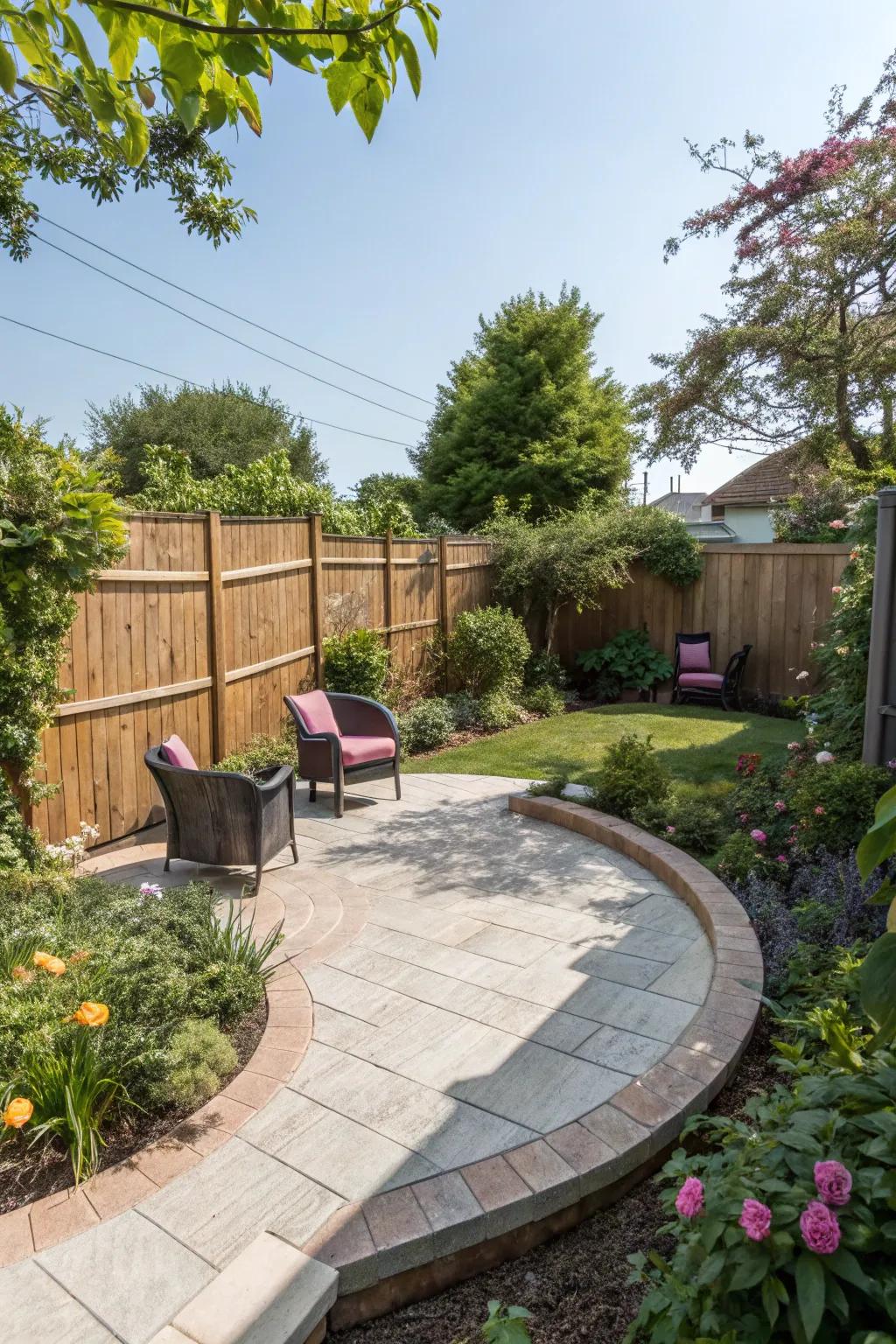 A small yet charming patio showcasing a clever curved style.