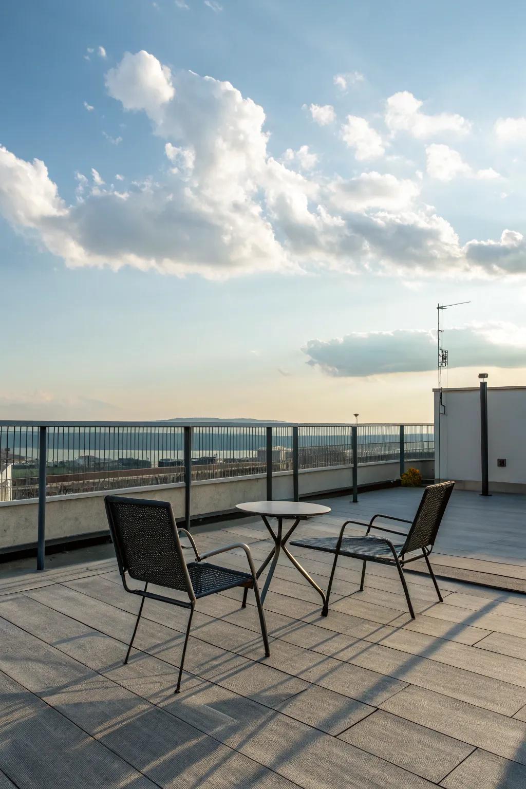 Make a moderate retreat on your rooftop deck with basic, exquisite design.