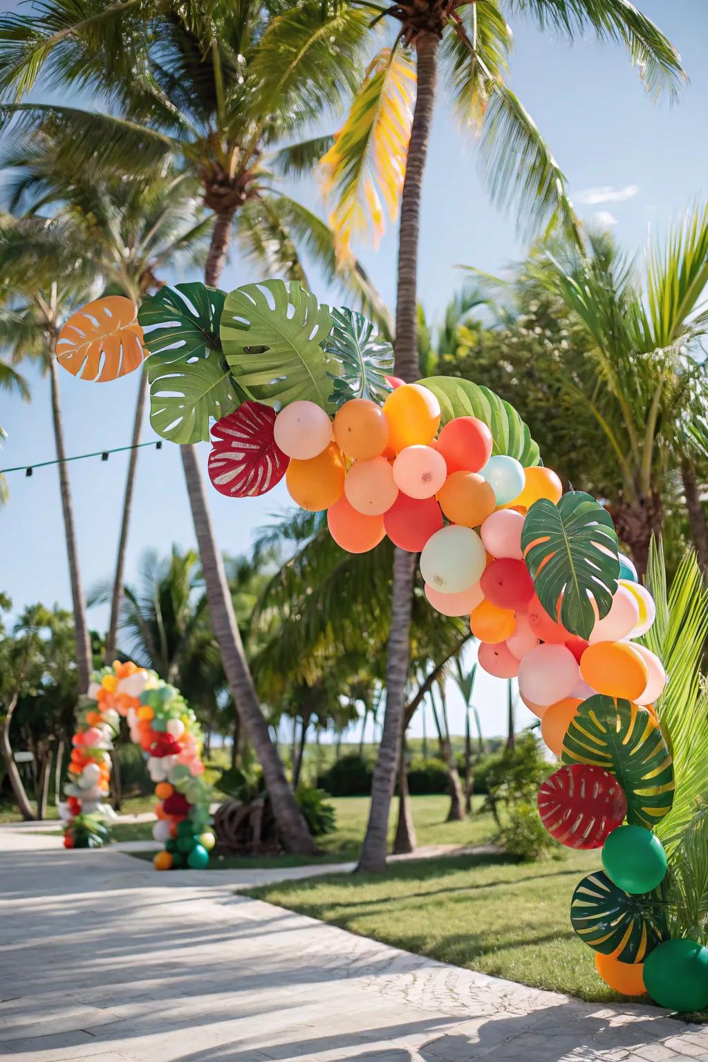 A tropical balloon garland for a paradise vibe.