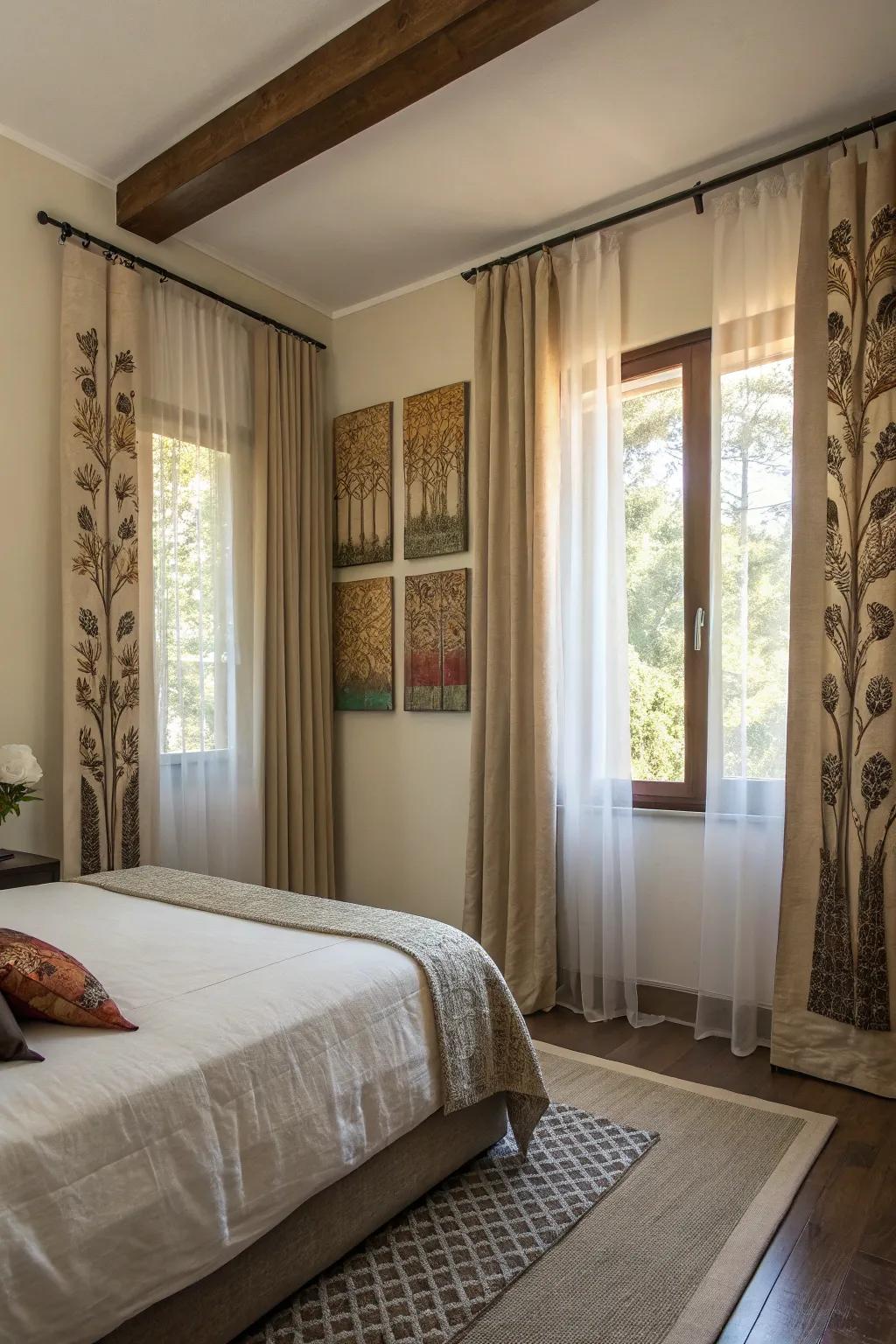 Visual elevation crafts the illusion of a more spacious chamber.