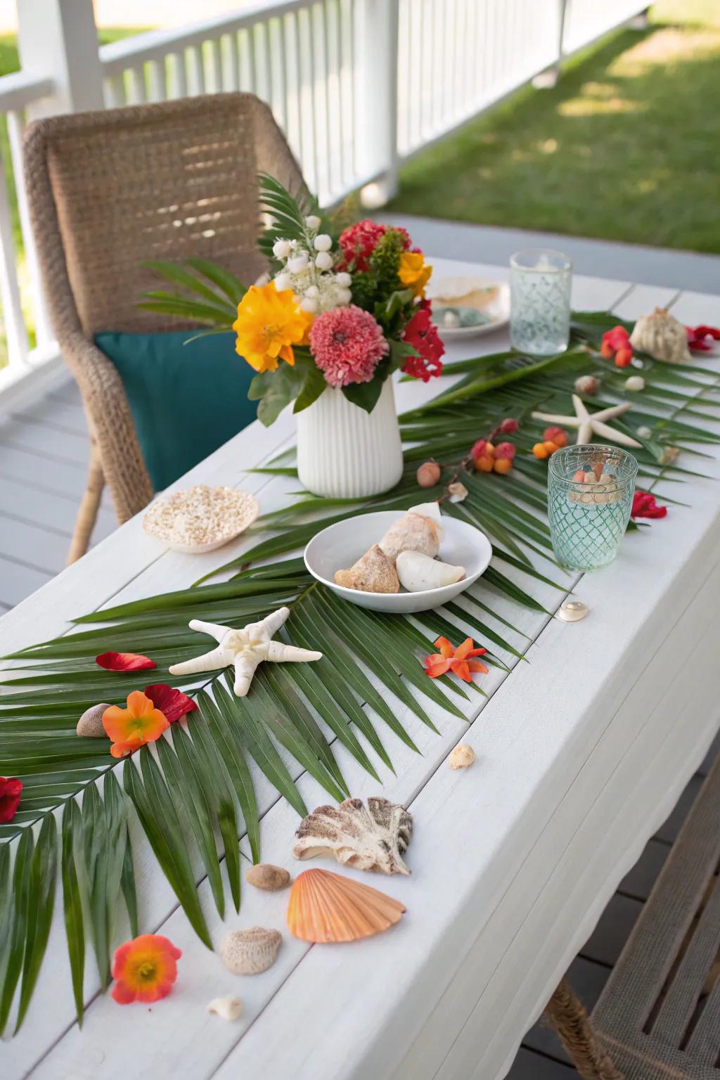 Seasonal components keep frond centerpieces refreshing and relevant.