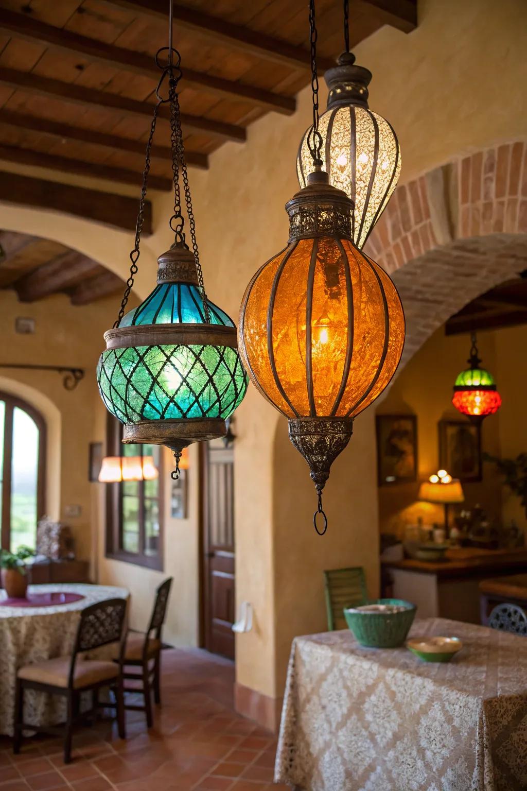 Colorful glass parts bring Tuscan decoration to life.