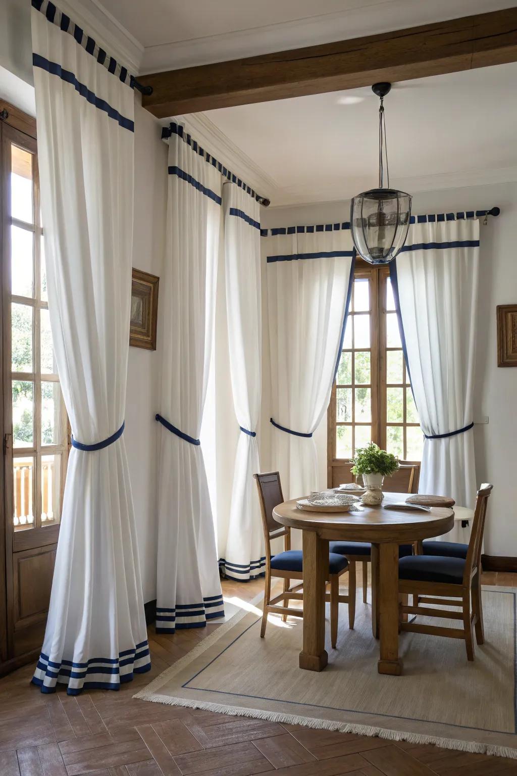 Contrasting trims add chic detail.