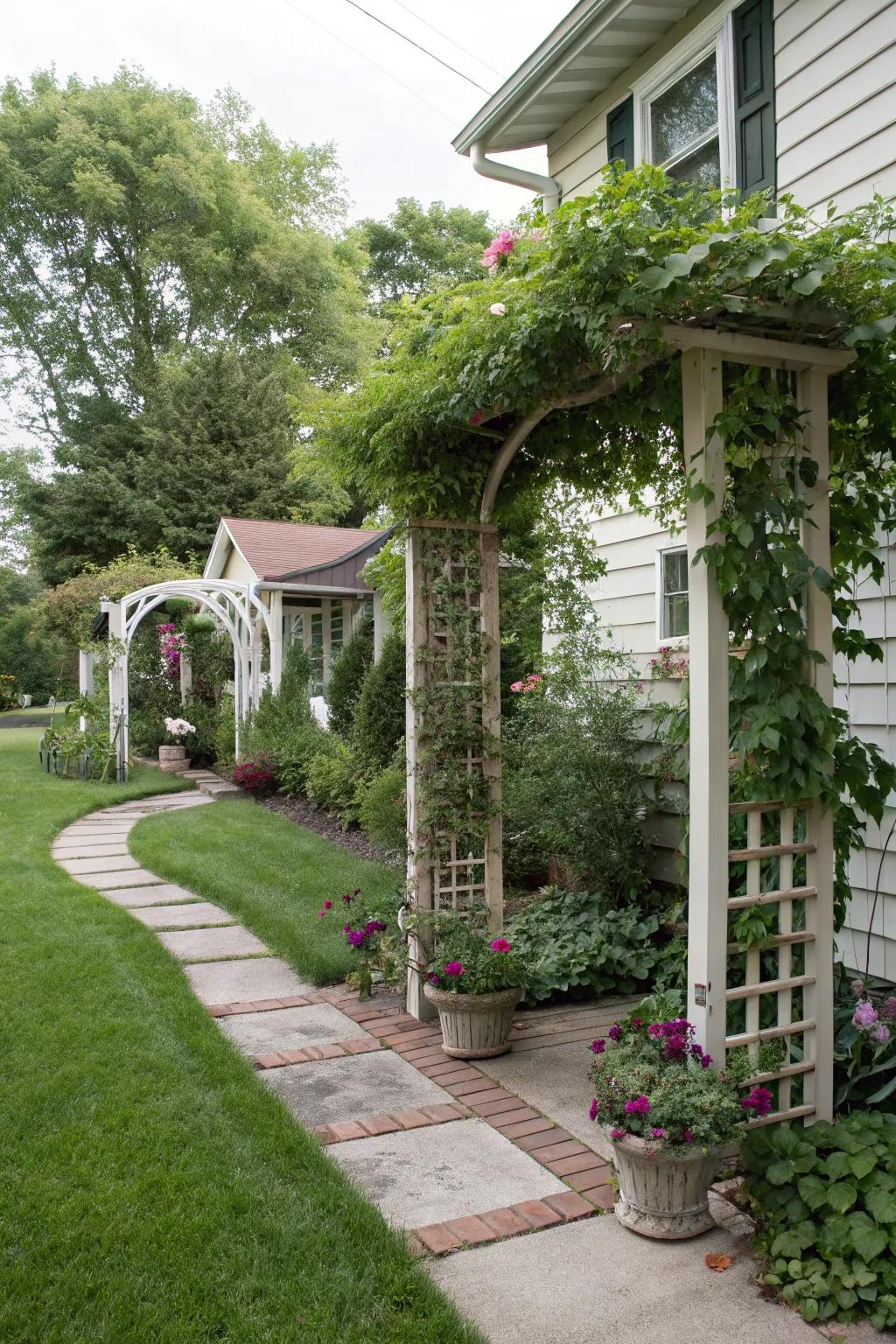 Separate supports provide adaptable and green privacy solutions.