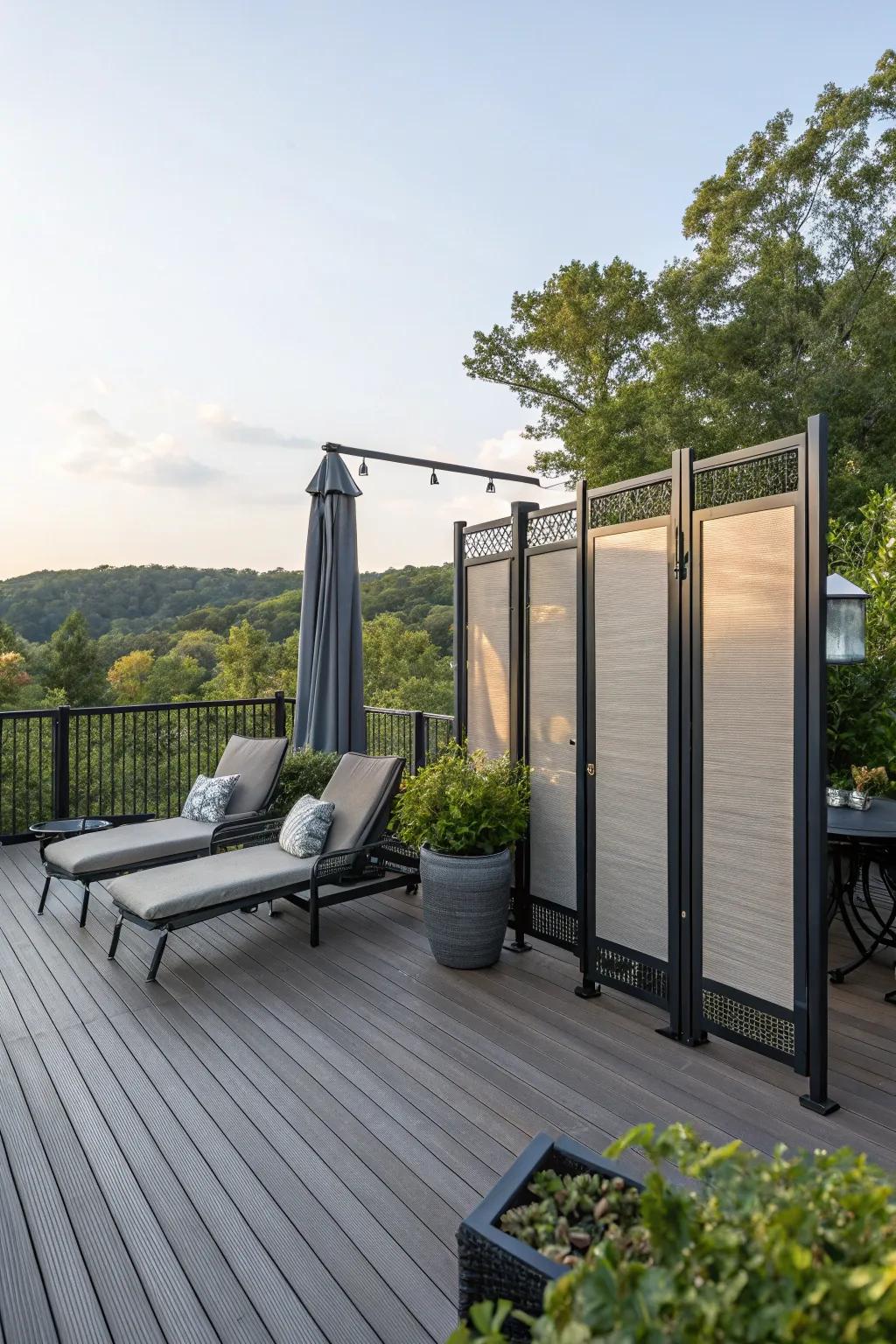 Enjoy flexibility with movable privacy panels.
