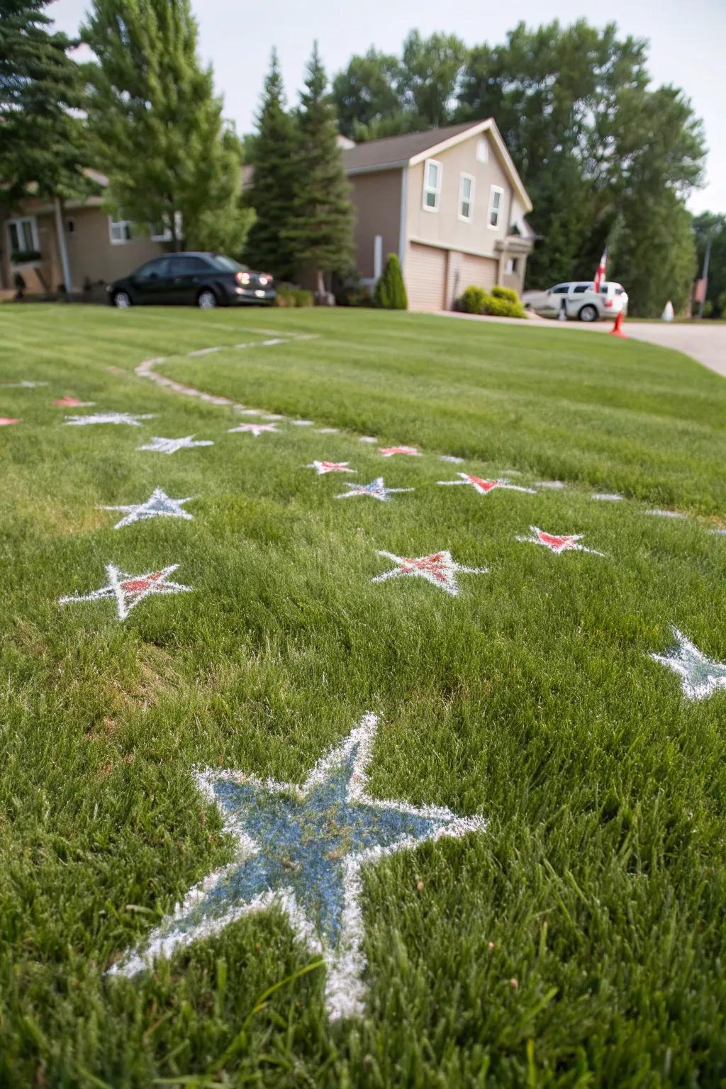 Introduce a playful aspect to your gathering through grassy areas decorated with stars.