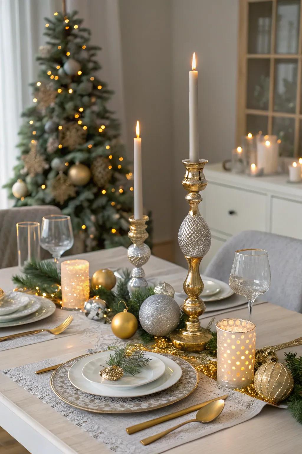 Refined argent and aureate decorations for an elegant Christmas.