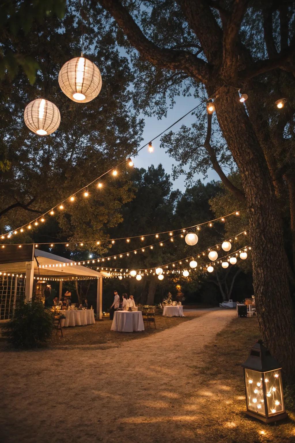Fairy lights and lanterns foster a snug and welcoming open-air setting.