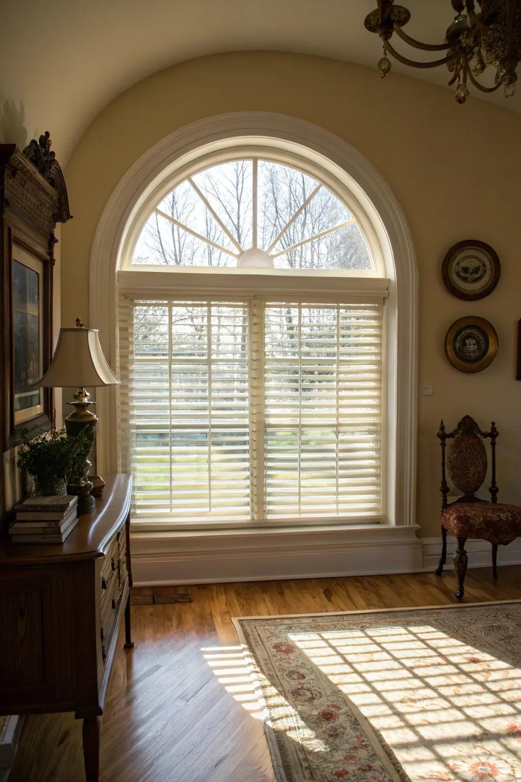 Horizontal strips give a classic yet unique look to oval windows.