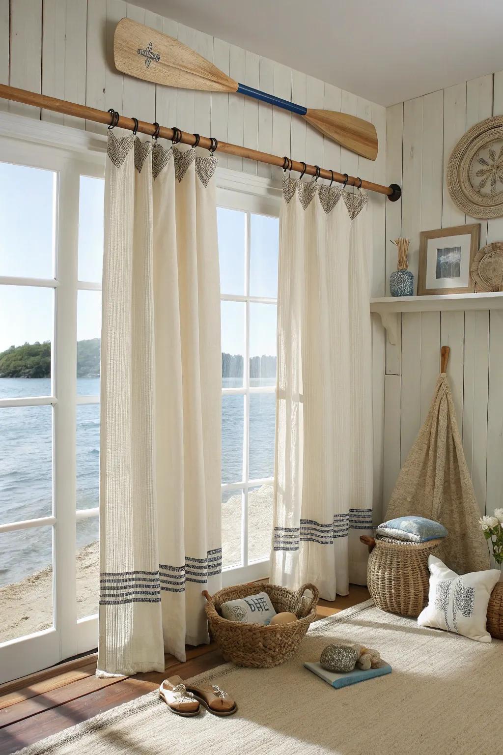 Paddles as curtain rods bring about a serene, seaside atmosphere.