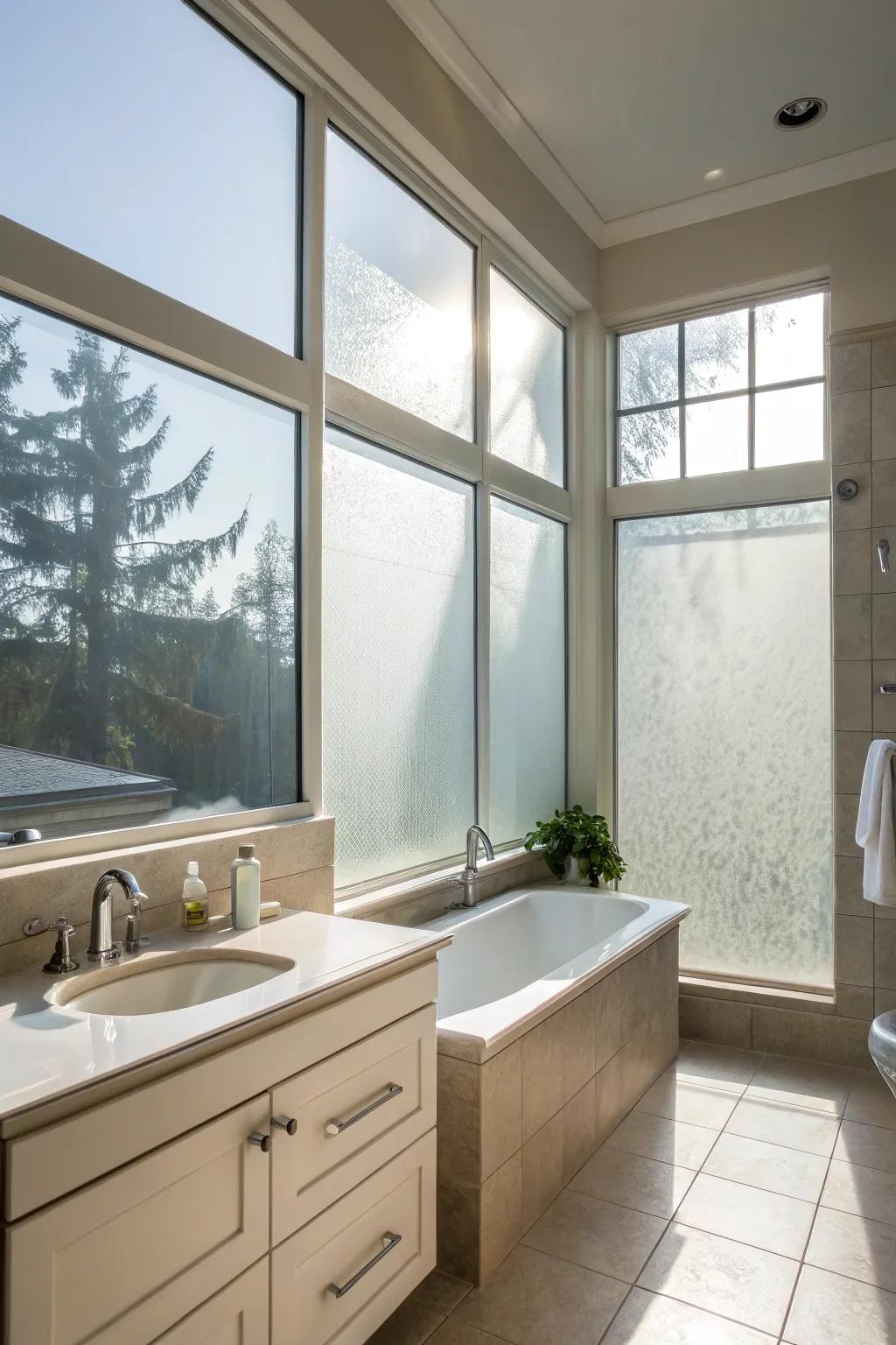 Light from outside improves the impression of space and luxury.