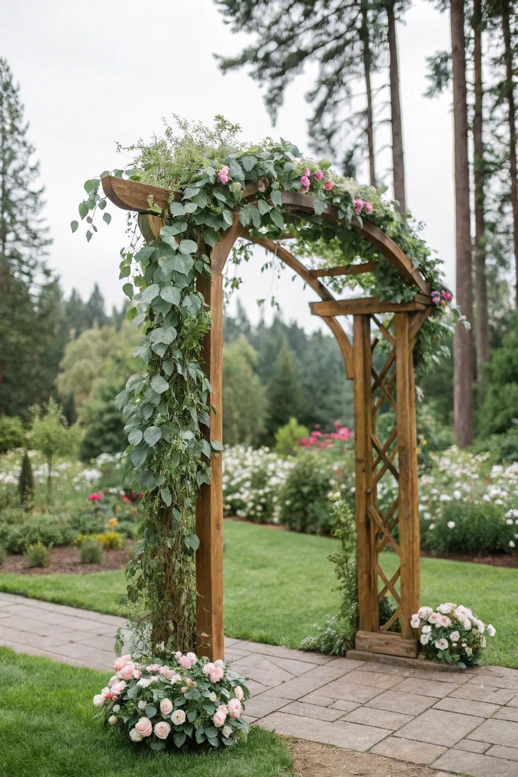 Natural greenery converts your arch into a botanical wonderland.
