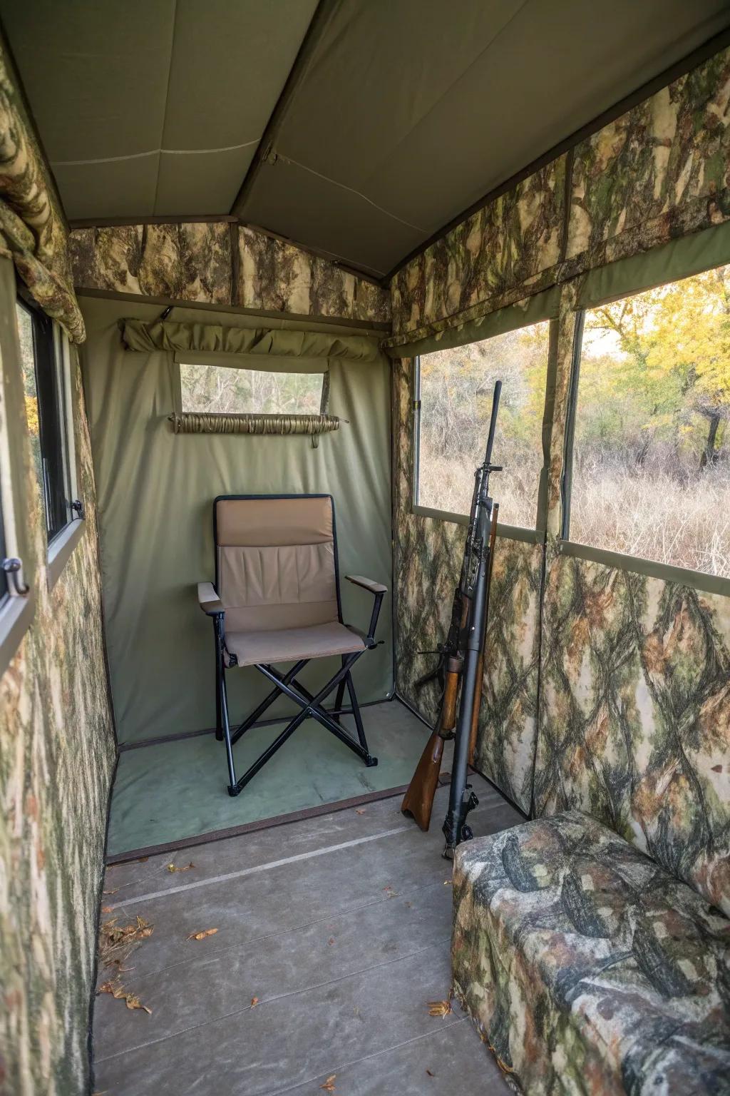 Camouflage applications guarantee your blind integrates smoothly with the surrounding environment.