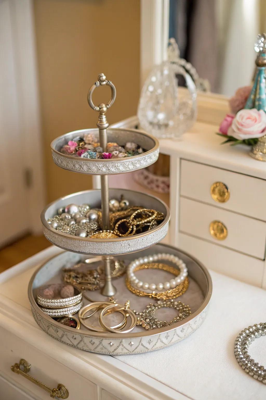 A tiered dish for layered jewelry array