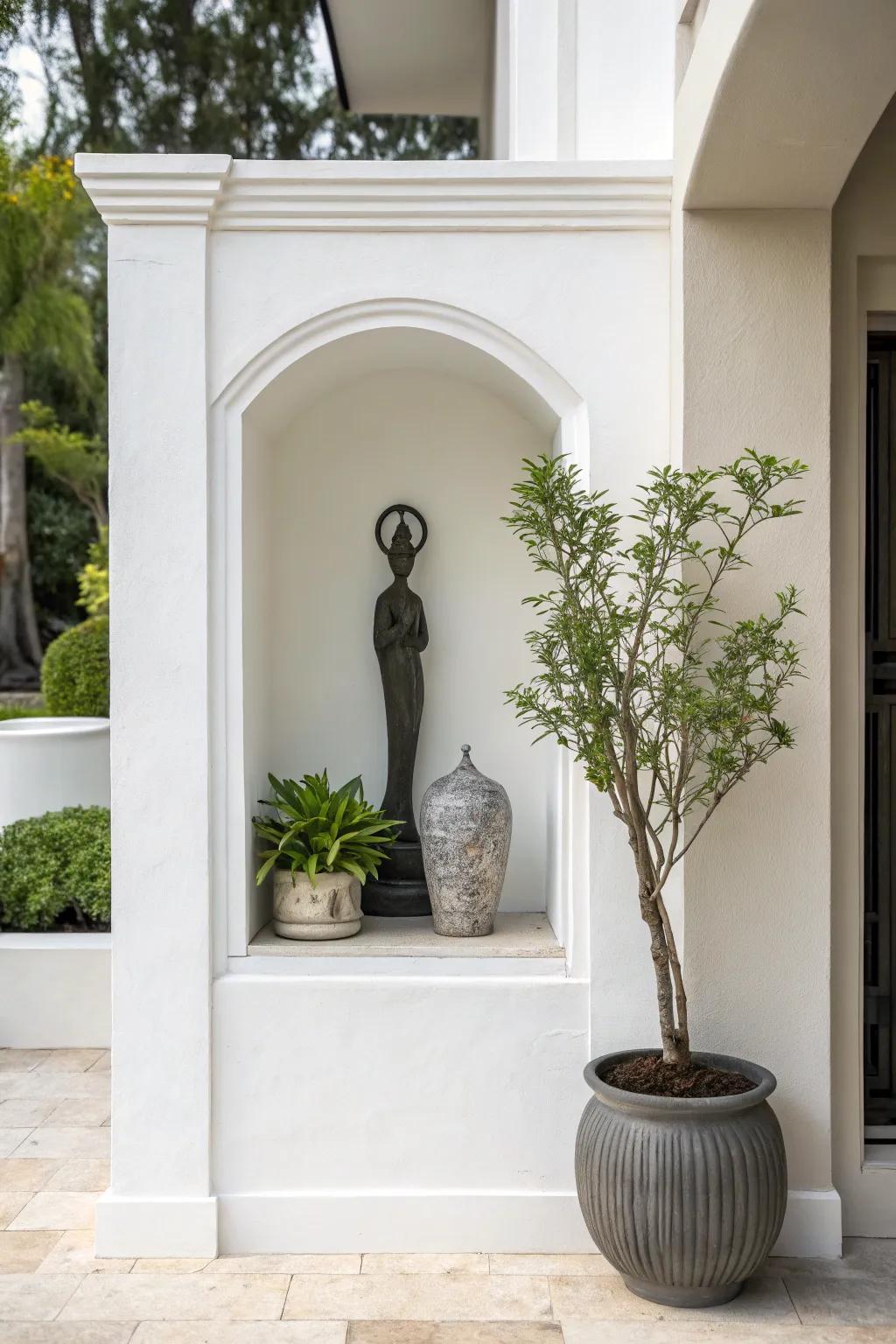 Minimalistic decor emphasizes the simplicity and class of this niche.