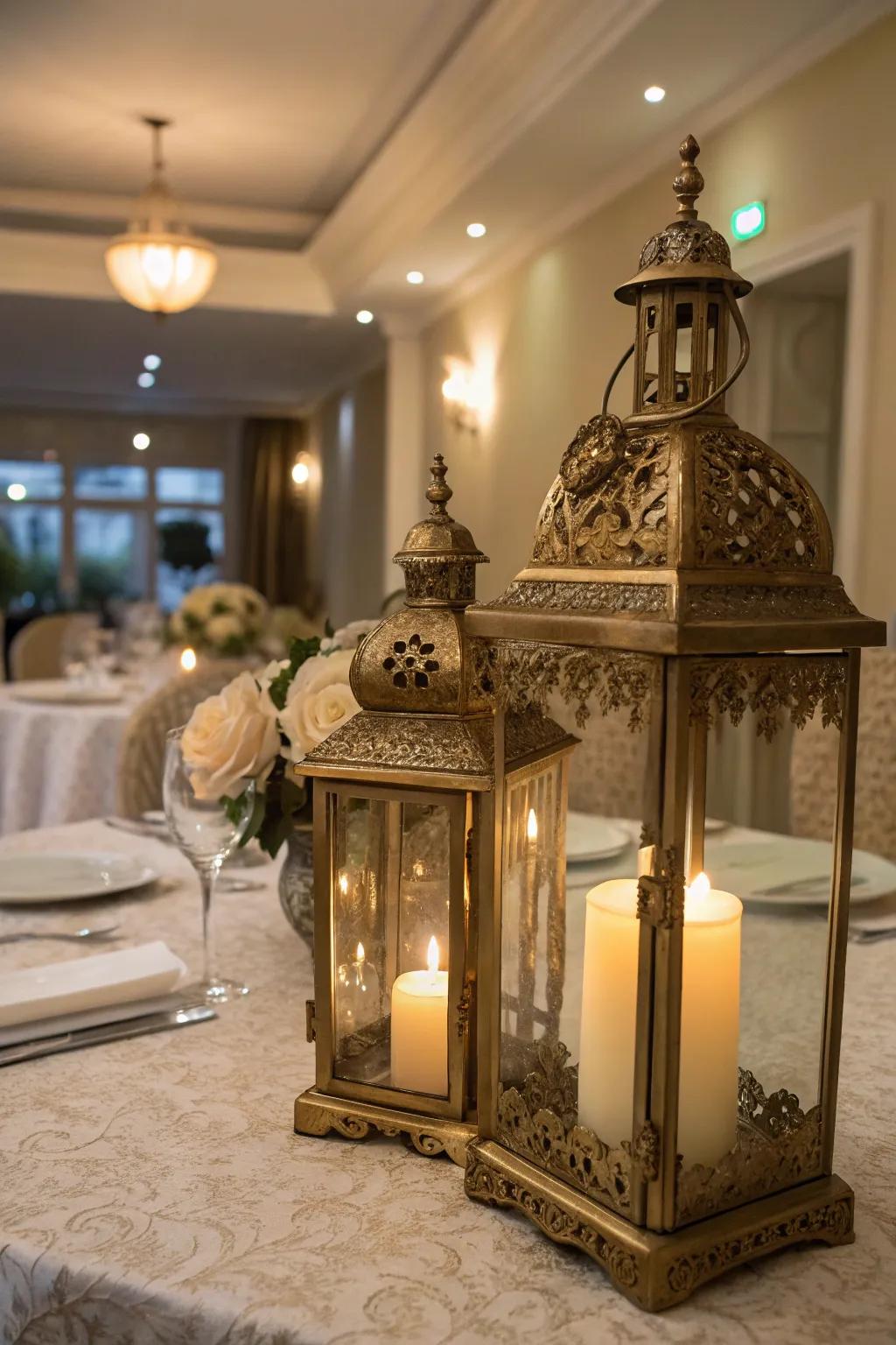 Timeless vintage gold light fixtures for a cozy environment.