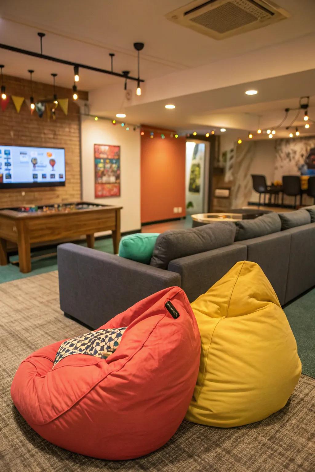 A snug corner for chilling out and quick meets.