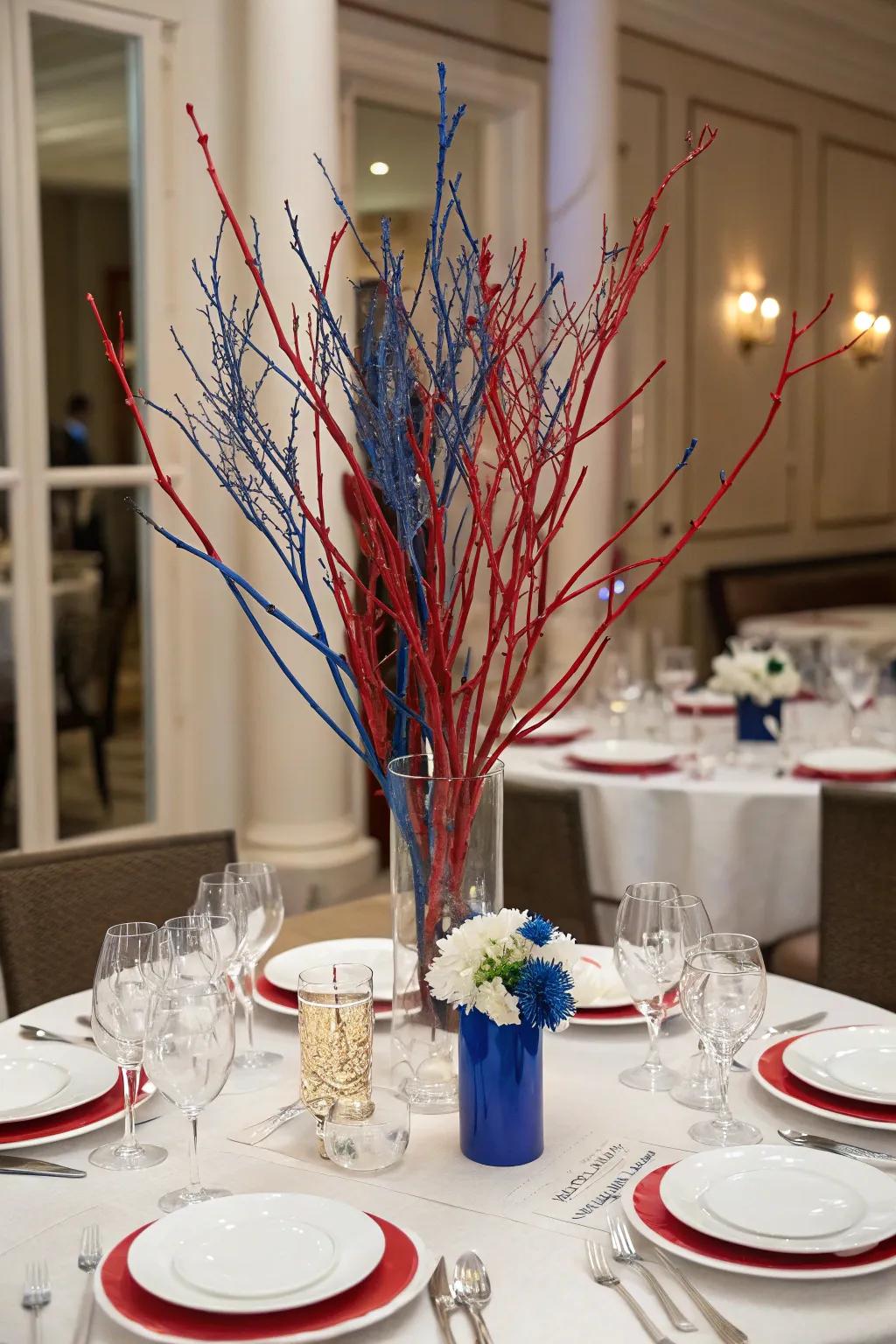 Firework-inspired centerpieces add a dramatic touch to your table.
