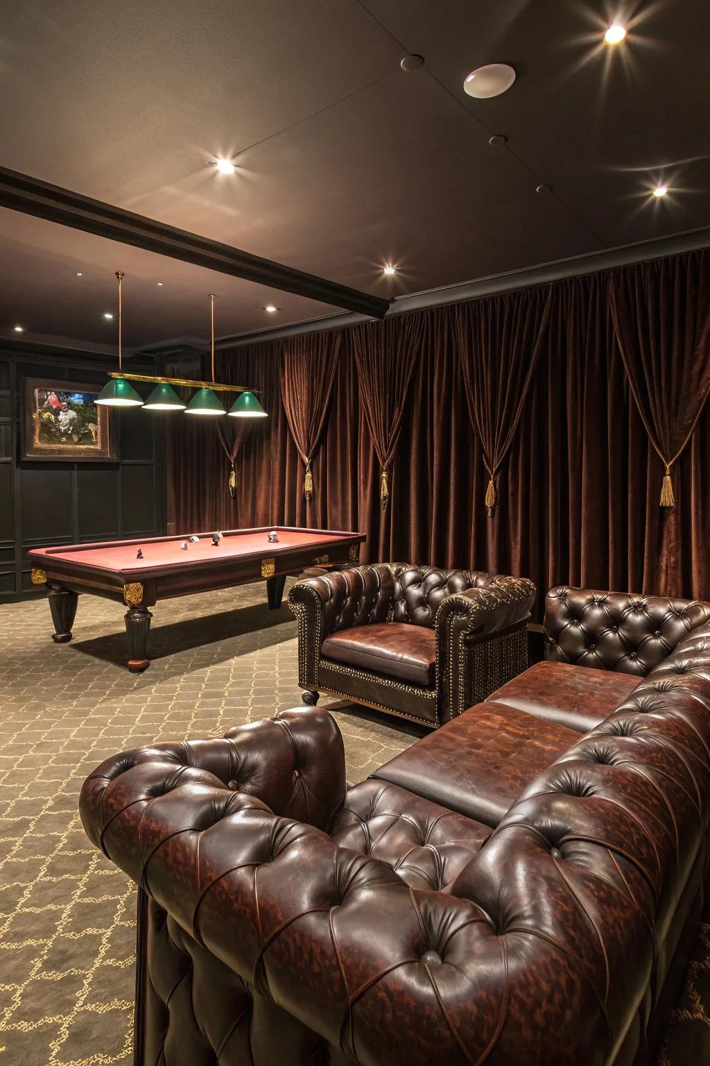 Varying textures enrich your billiard hall.