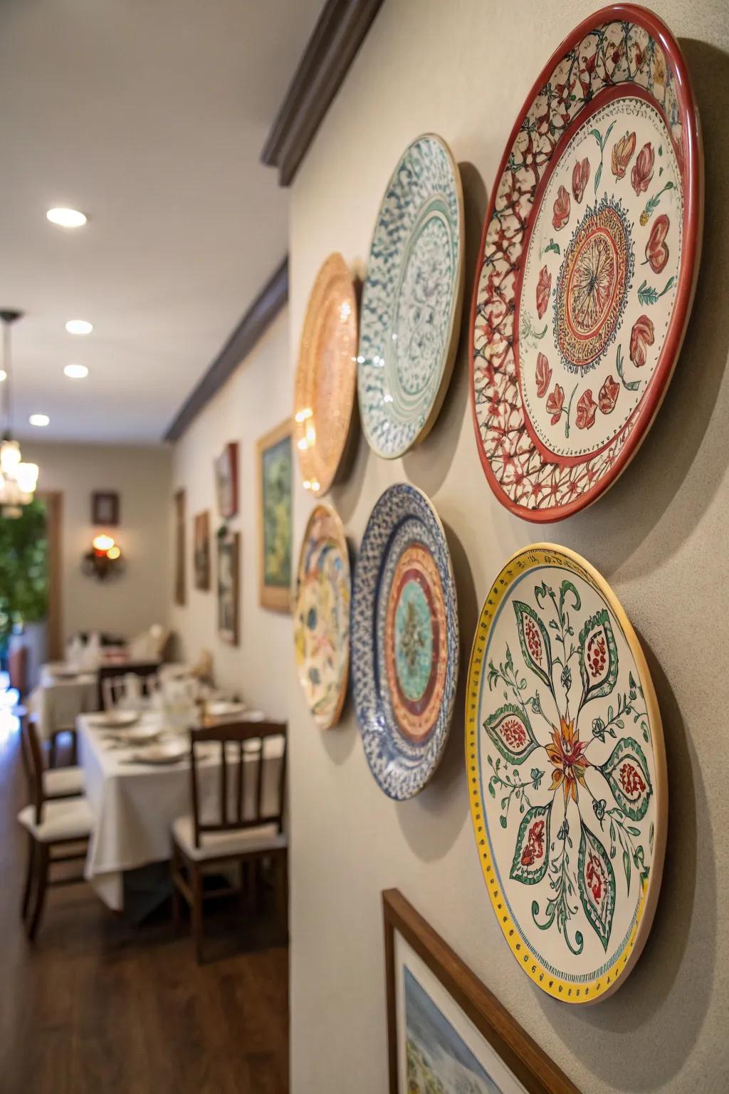 Oversized plates deliver a bold and impactful statement.