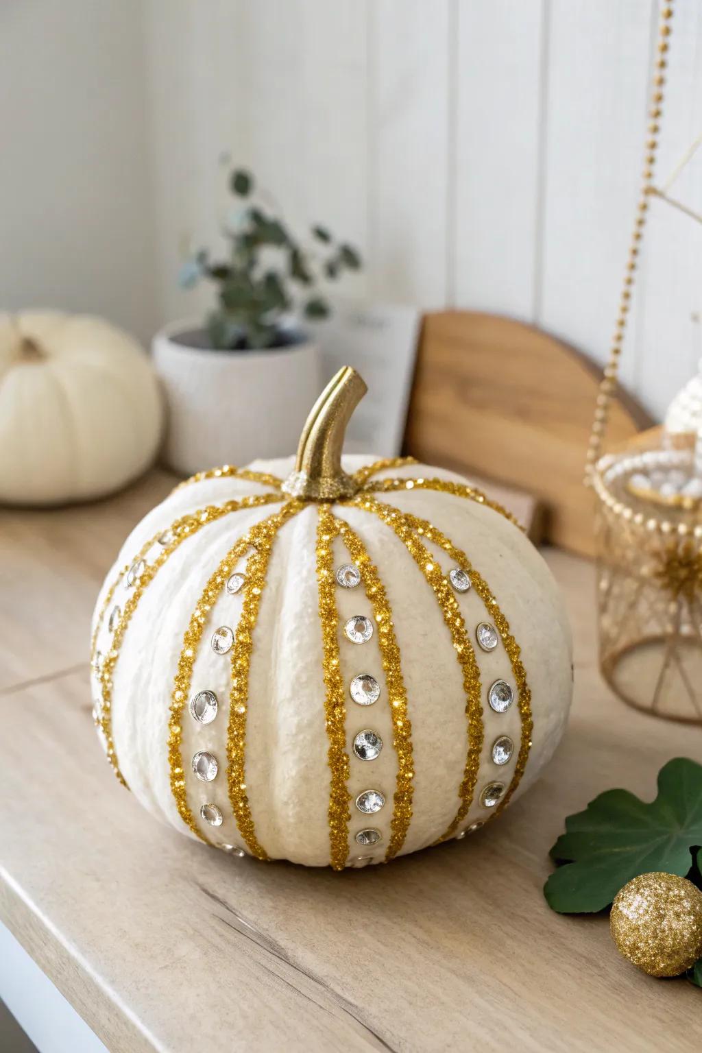 Elevate your autumn decor with a touch of elegance: a glittering pumpkin masterpiece.